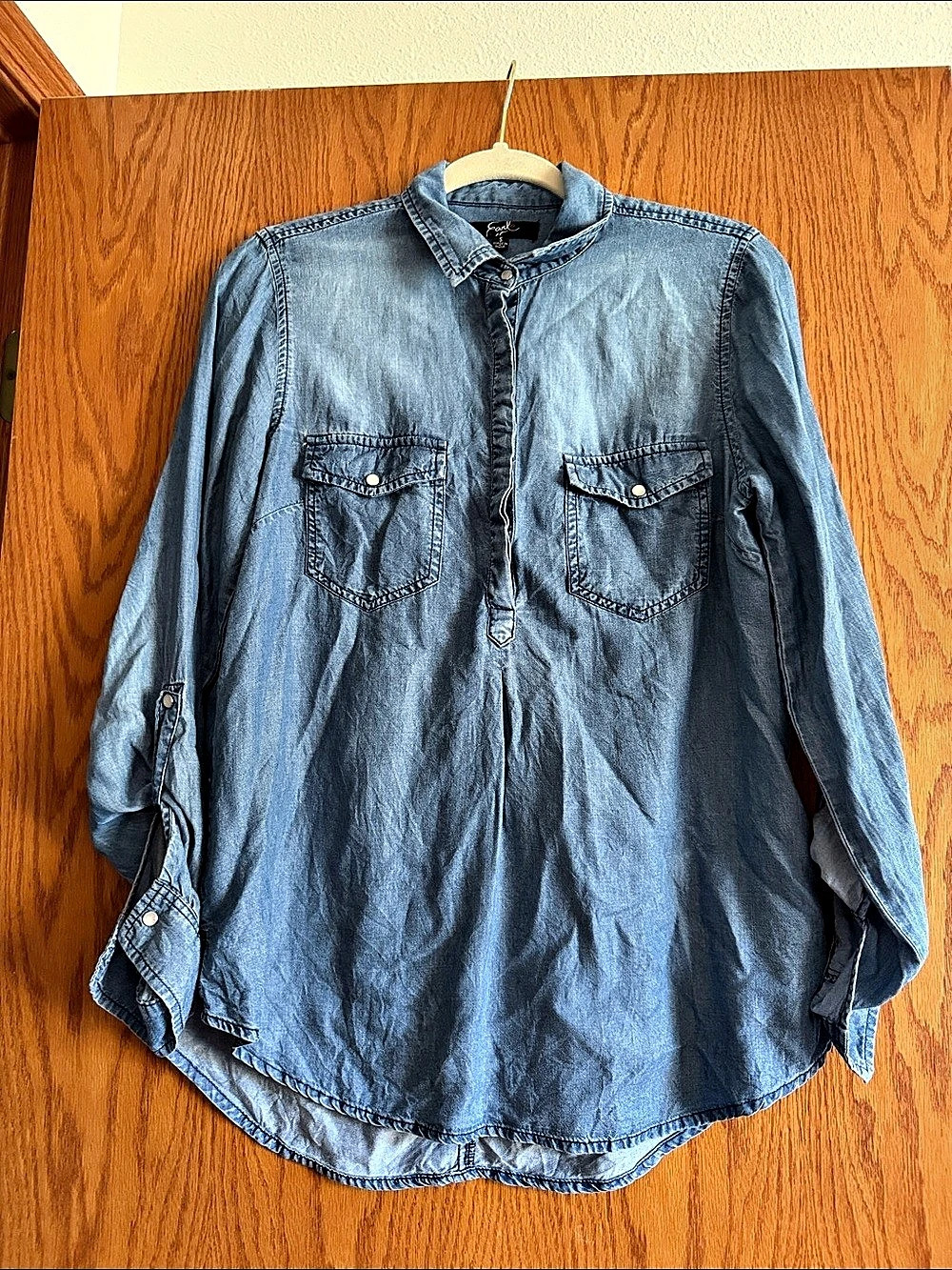 Earl Denim Snap-Front Shirt in Blue Size Small